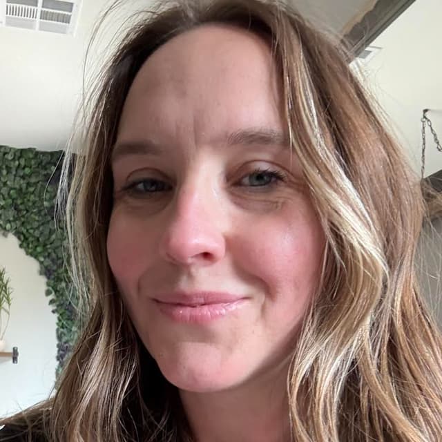 Julia Gilmour avatar