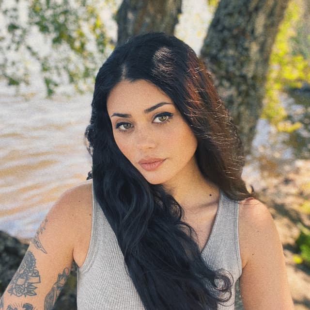 Chloe Adina avatar