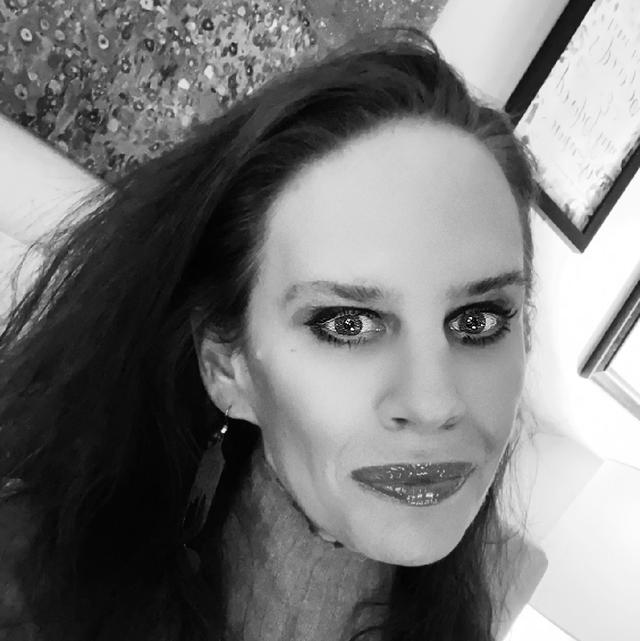Amanda J Cox avatar