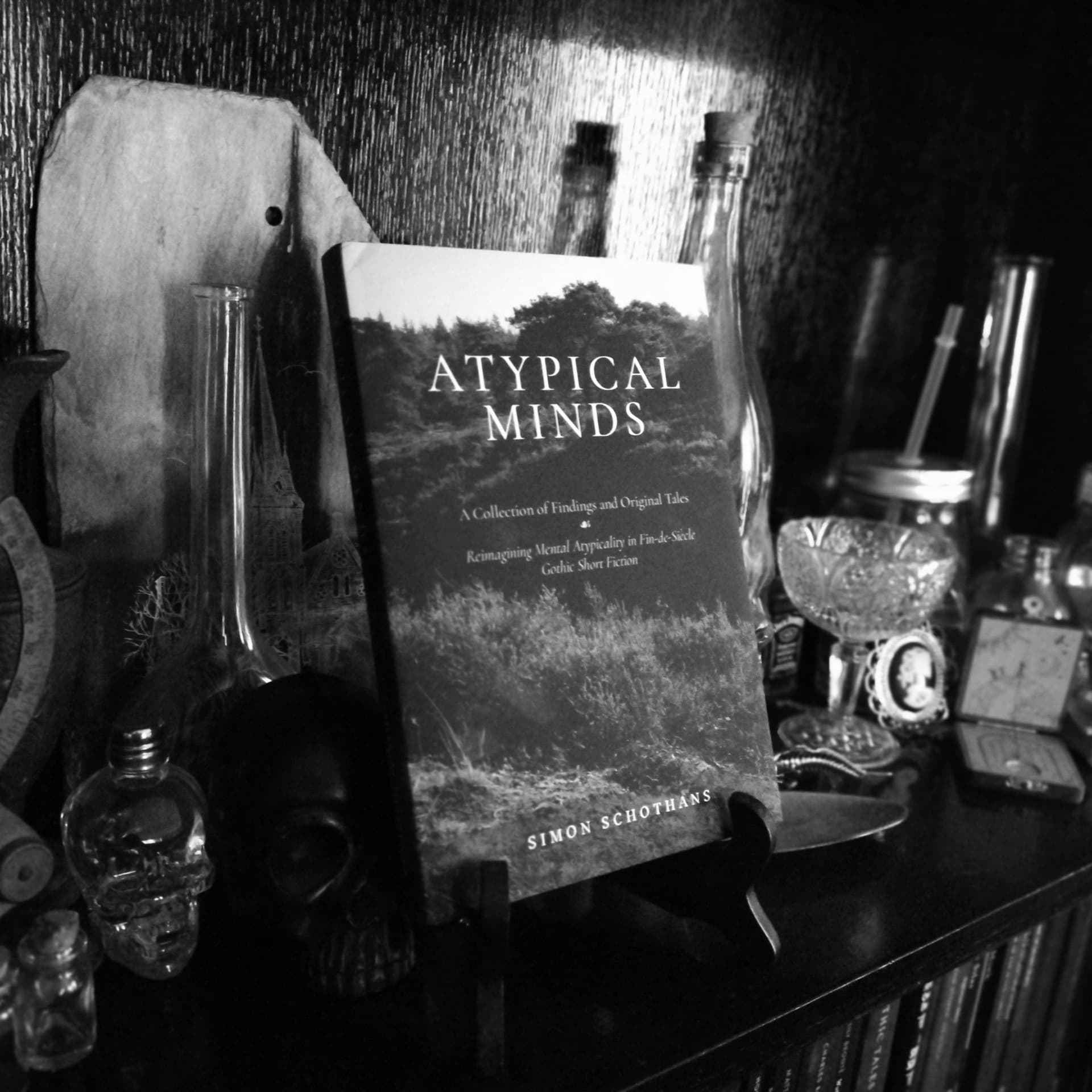 Book cover of Atypical Minds: A Collection of Findings and Original Tales by Simon Schothans
